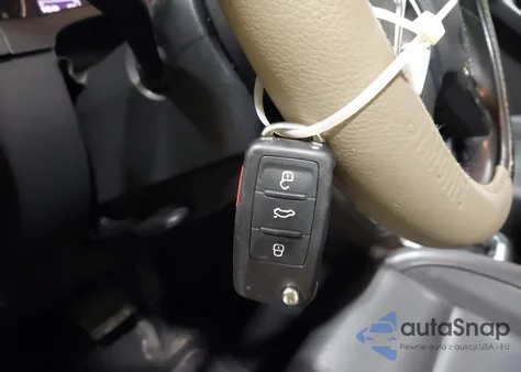 2017 Volkswagen Tiguan 2.0T Wolfsburg Edition z USA, uszkodzony, nr VIN WVGSV7AX1HK017769